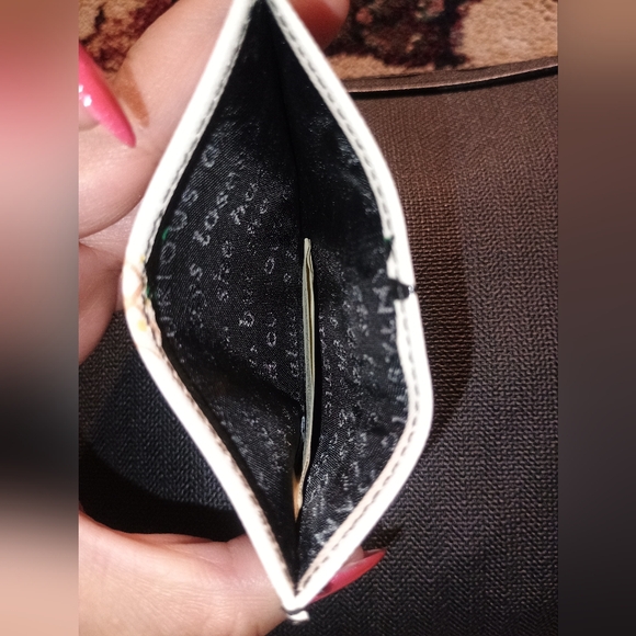 Kate Spade Black and White Pineapple Card Holder-Like New - Picture 3 of 4